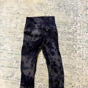Stylish Women’s Black Tie-Dye Leggings